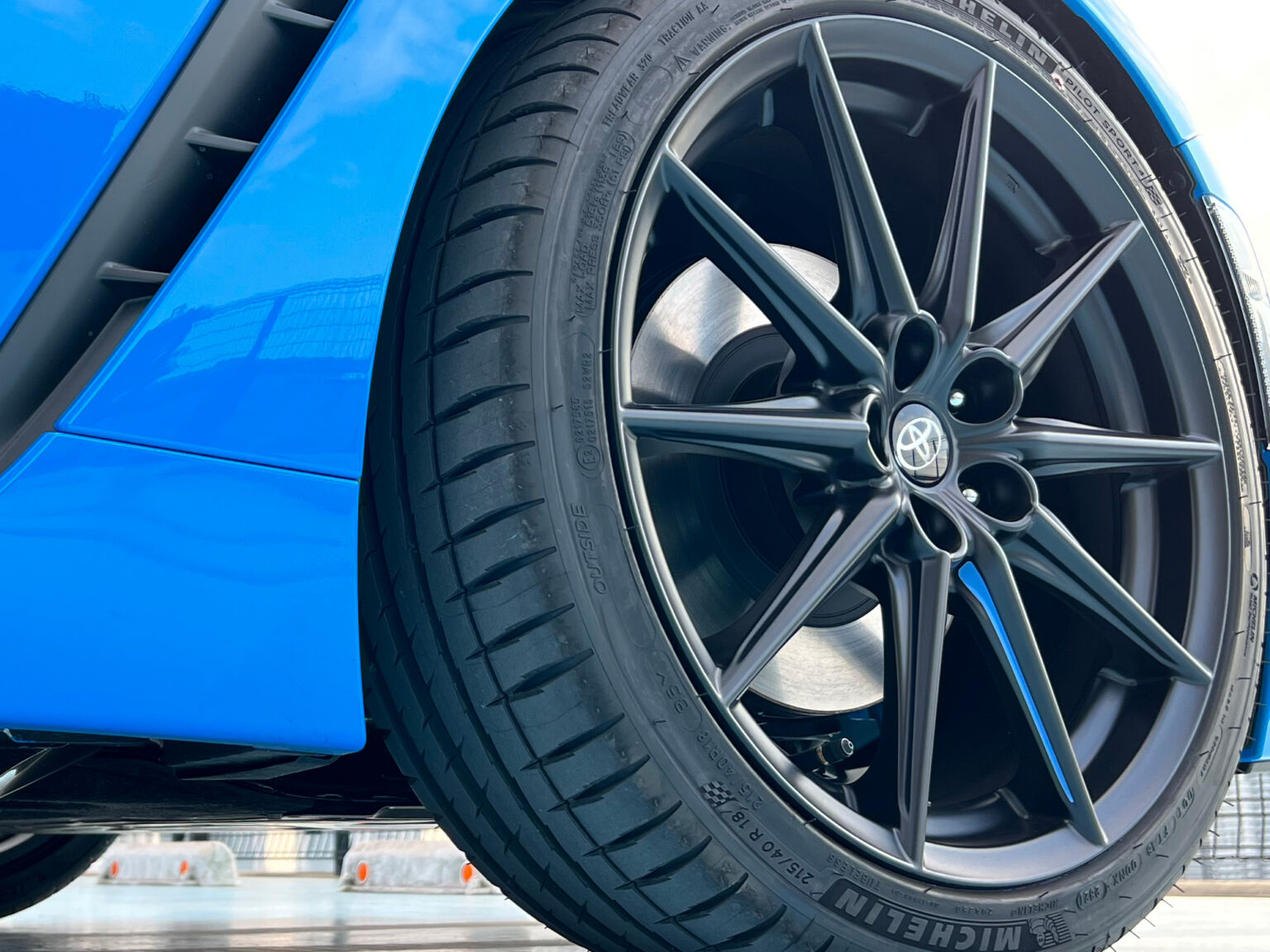 ホイールデザインデカールの施工写真 2