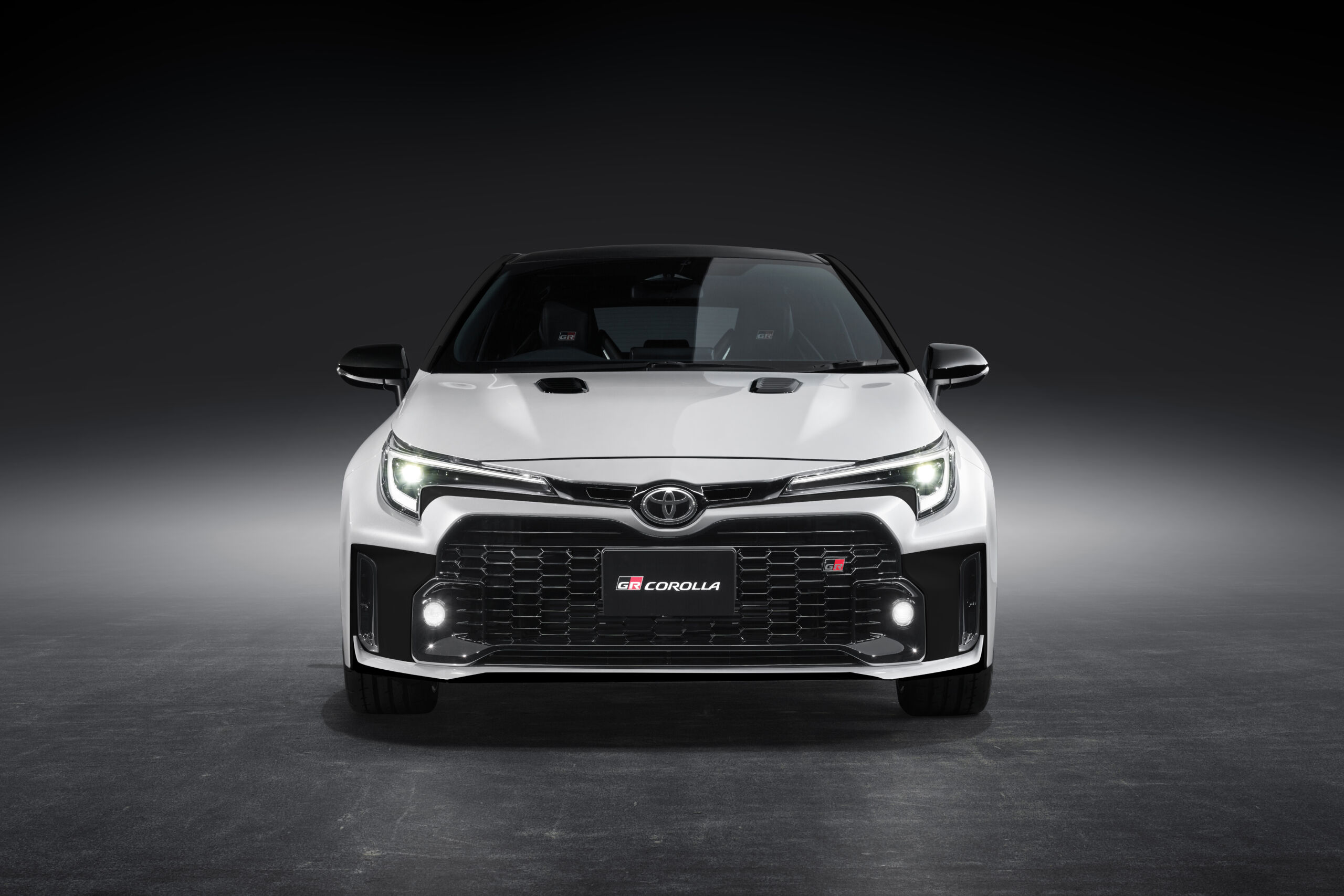 GR COROLLA BLACK DIVIDE 施工写真