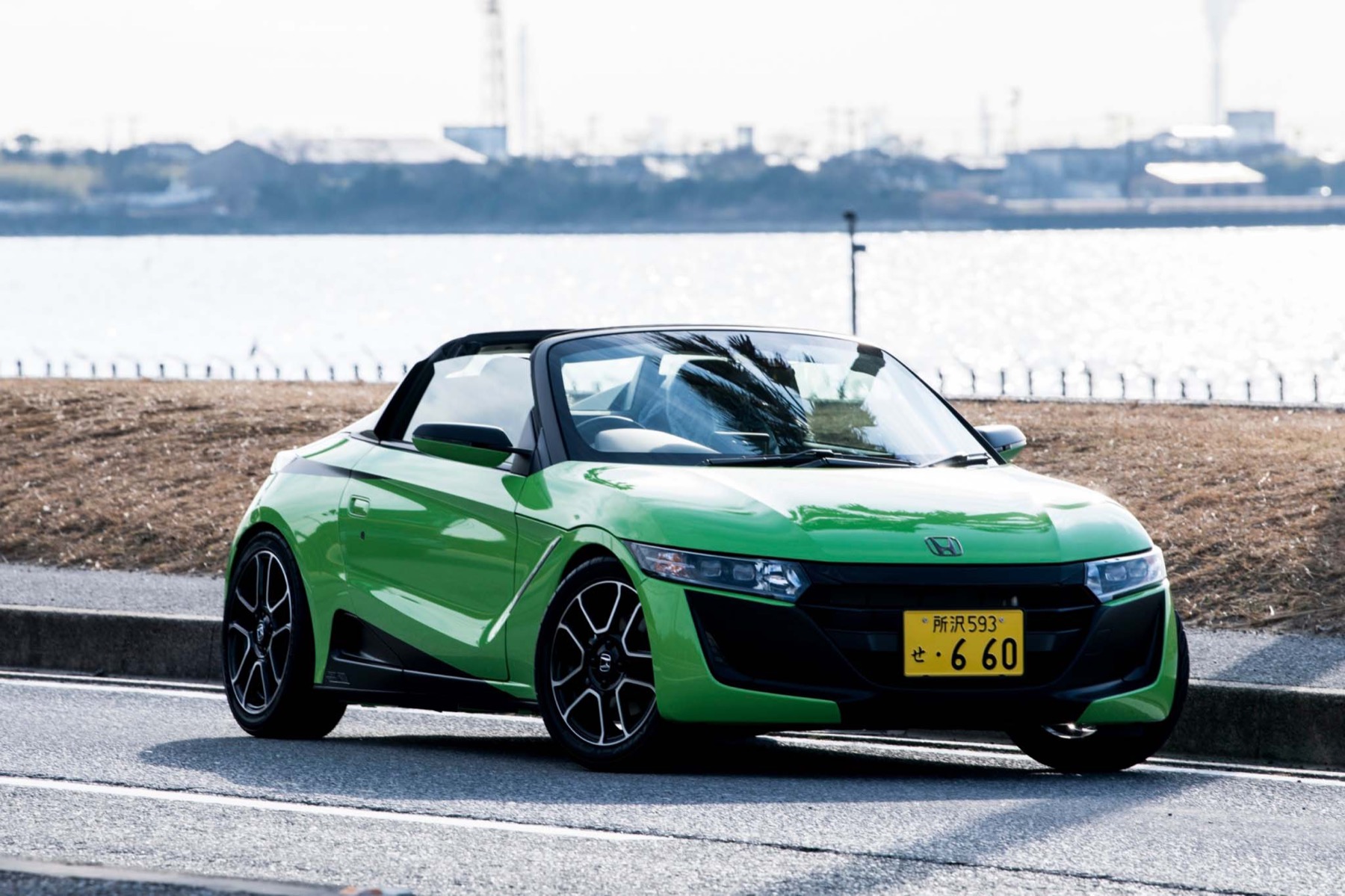 HONDA S660 の BLACK DIVIDE