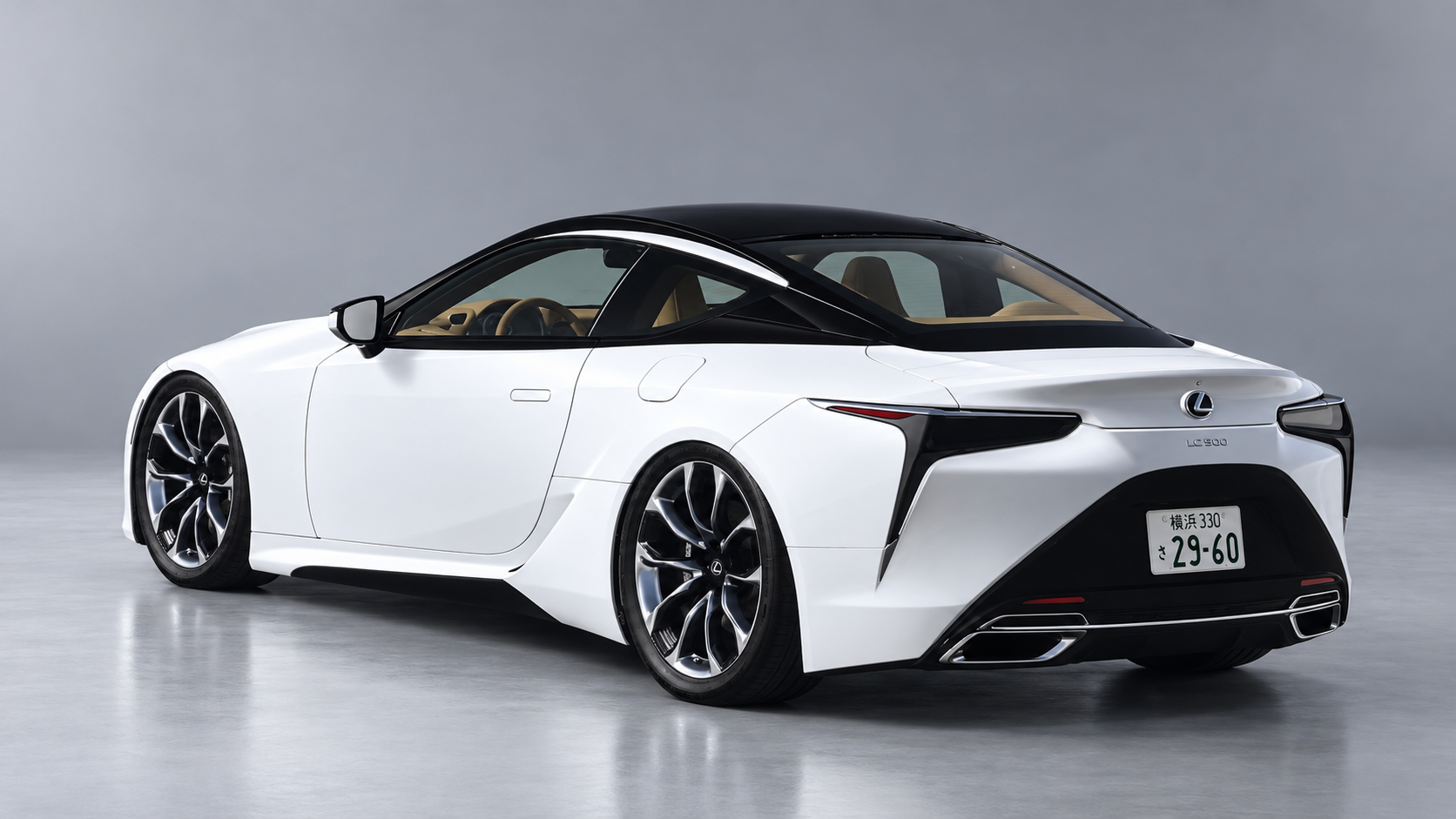LEXUS LC の BLACK DIVIDE