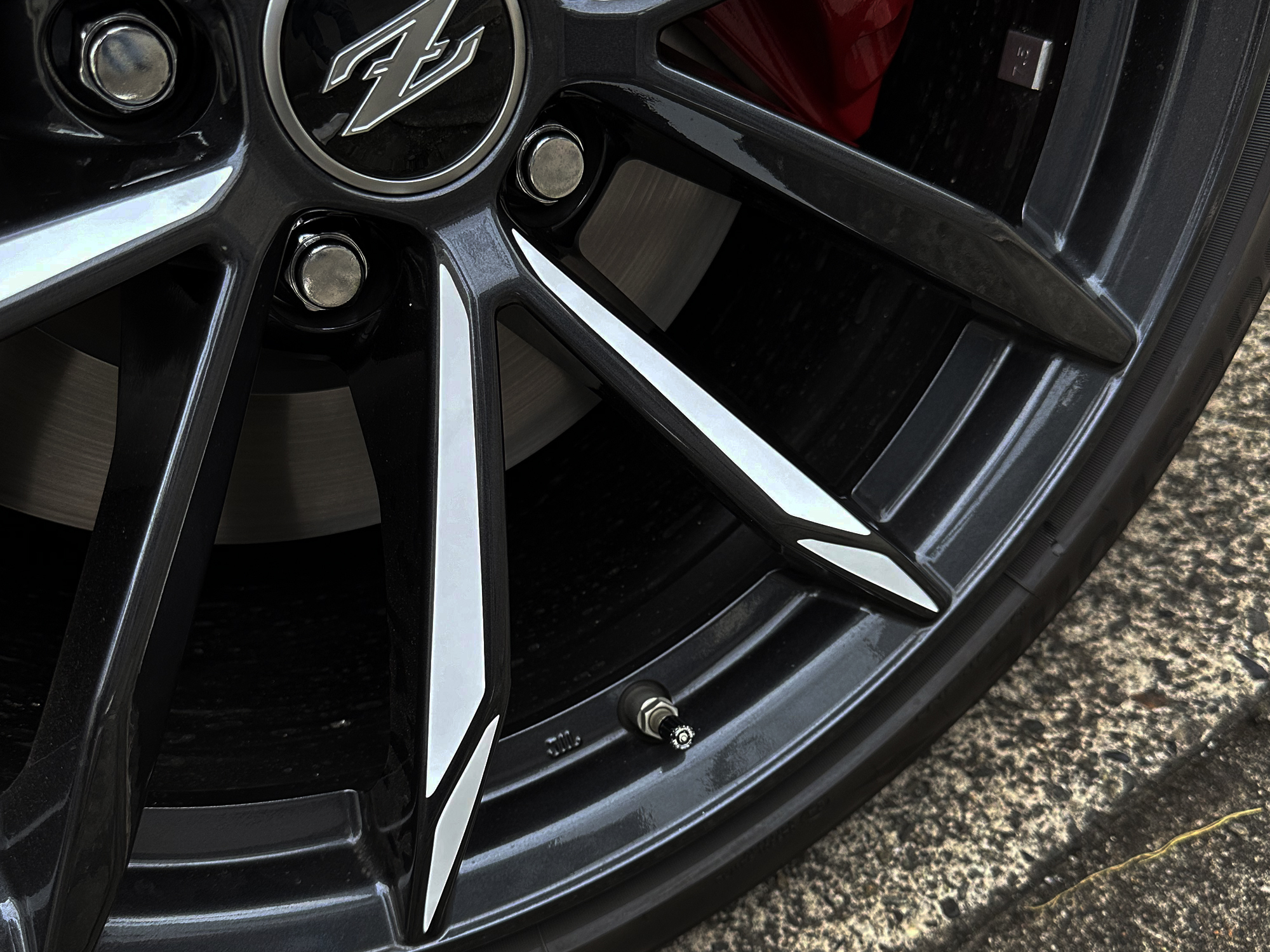 WHEEL DESIGN DECAL
